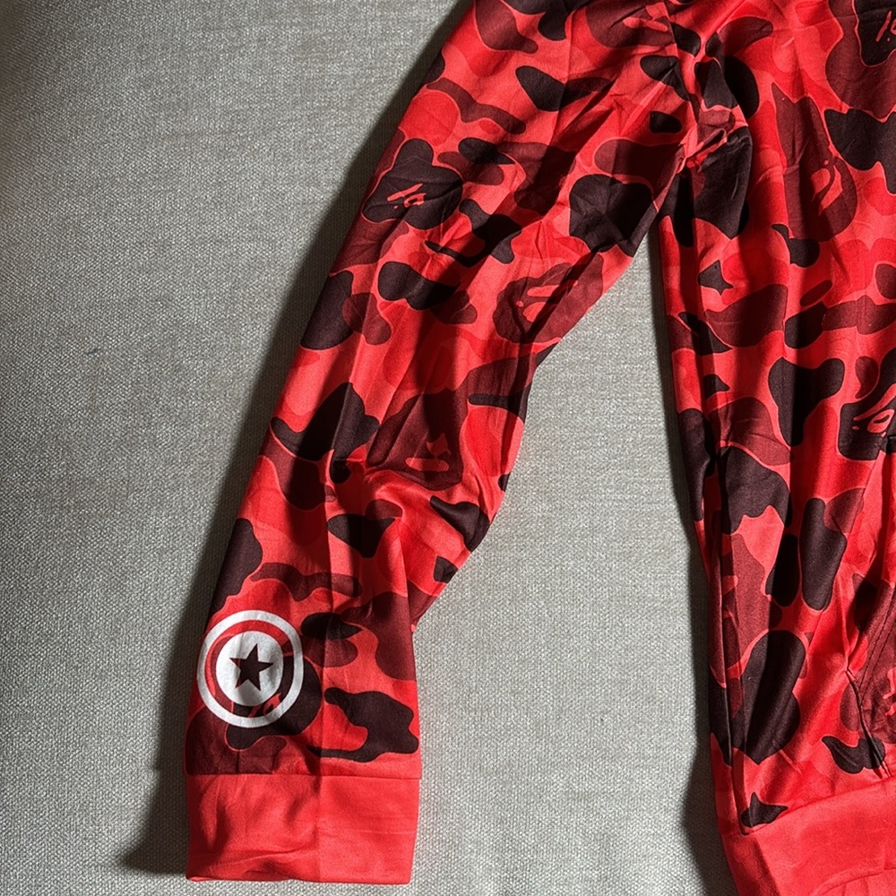 Kids large Red Camo Shark Hoodie - Picture 2 of 8